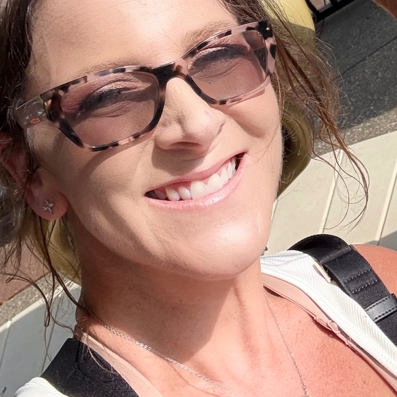 Meet your Posher, Steph - Picture 5 of 7